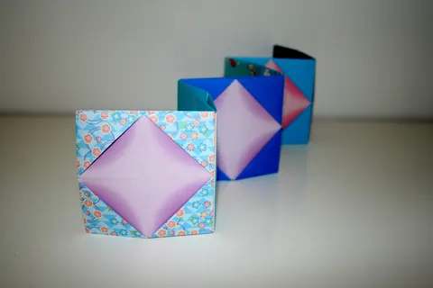 Modular photo frame by Tomoko Fuse