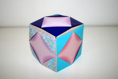 Modular photo frame by Tomoko Fuse