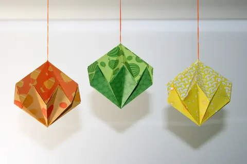 Paper diamond