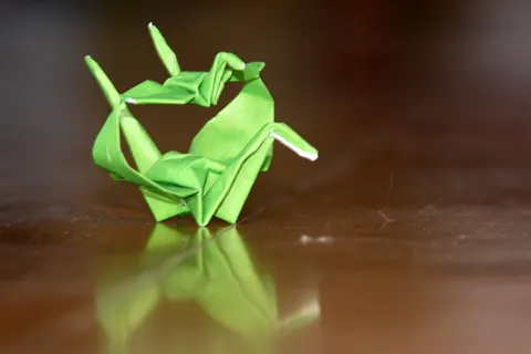 Hiden Senbazuru Orikata, connected cranes