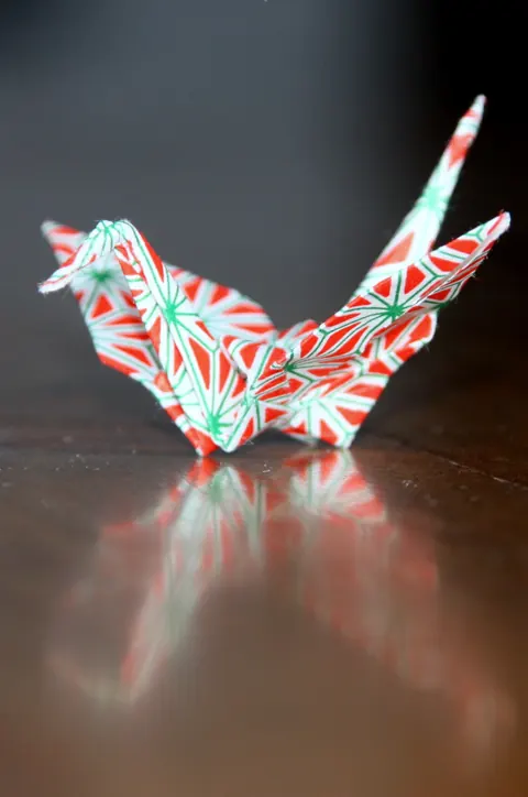Hiden Senbazuru Orikata, connected cranes
